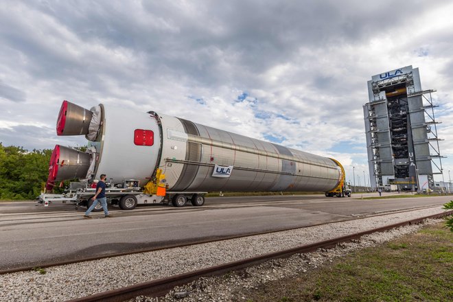 Raketa Vulcan Centaur bo predvidoma poletala na predvečer božiča. FOTO: United launch Alliance/AFP