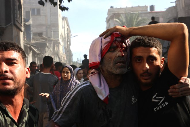 Vojna terja na tisoče civilnih žrtev. FOTO: Said Khatib/AFP