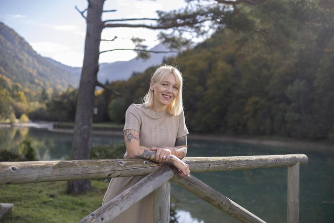 Daleč največ strank in prepoznavnost si je pridobila z instagramom in lepimi fotografijami, ki jim je že od začetka namenjala veliko pozornosti. FOTO: Leon Vidic/Delo