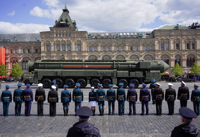 Ruska medcelinska balistična raketa jars na tradicionalni vojaški paradi v počastitev konca druge svetovne vojne maja v Moskvi FOTO: Alexander Avilov/Reuters