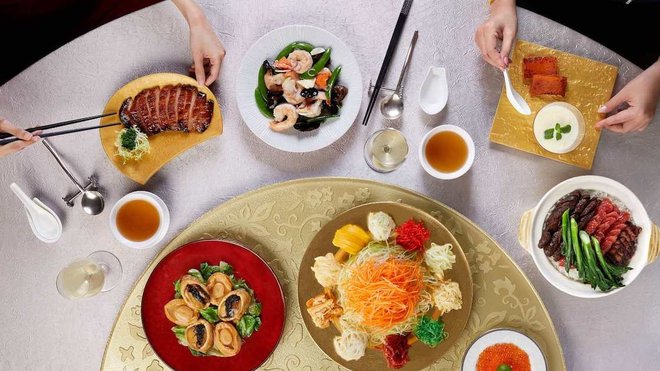 V Pekingu so se razveselili že petega Michelinovega vodnika po vrsti. Na fotografiji obložena miza v znameniti pekinški restavraciji King's Joy. FOTO: Michelin Guide