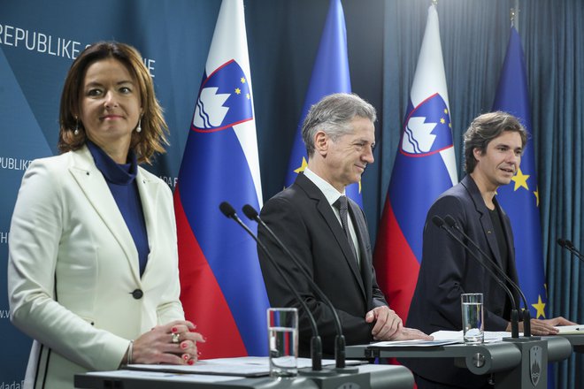 Koalicija bo razpravljala o morebitni rekonstrukciji vlade, torej o ideji Roberta Goloba o zmanjšanju števila ministrstev, ki pa je naletela na kritike v SD in Levici. FOTO: Jože Suhadolnik/Delo