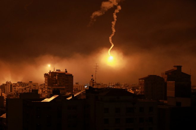 Tako kot Hamas je na žalost tudi židovska država prekršila vse civilizacijske norme in se zatekla k najhujši obliki državnega terorizma. FOTO: Stringer Reuters