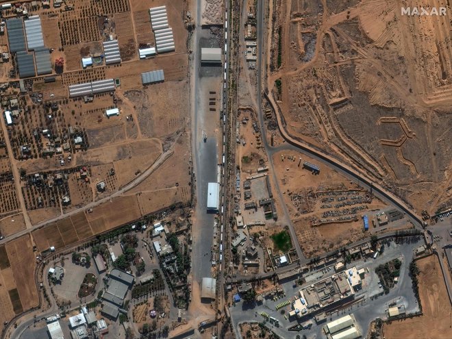 Satelitski posnetki z mejnega perhoda Rafa FOTO: AFP