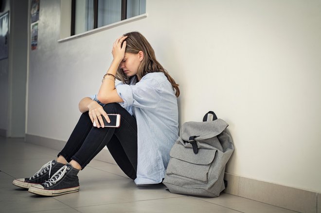 Več kot polovica težav z duševnim zdravjem pri odraslih se začne že pred posameznikovim 14. rojstnim dnevom. Foto Shutterstock