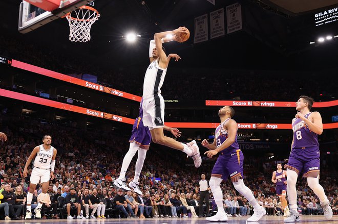 Francoski najstnik Victor Wembanyama je takoj osvojil košarkarske navdušence v ZDA in po svetu. FOTO: Christian Petersen/Getty Images Via AFP