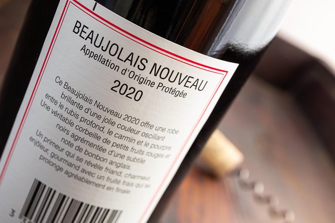 Najbolj znano mlado vino je beaujolais nouveau – tehnika vinifikacije je taka, kot jo uporabljajo vinarji tudi pri nas: karbonska maceracija. FOTO: Shutterstock