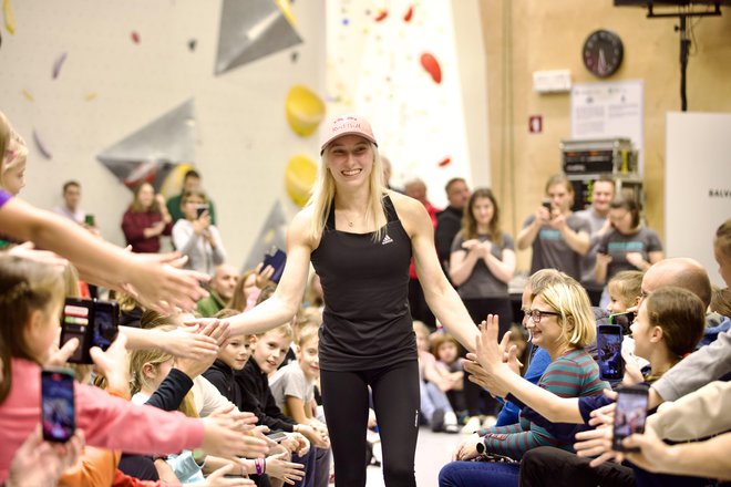 Janja Garnbret je junakinja med mladimi in starejšimi. FOTO: Nino Verdnik/blenda