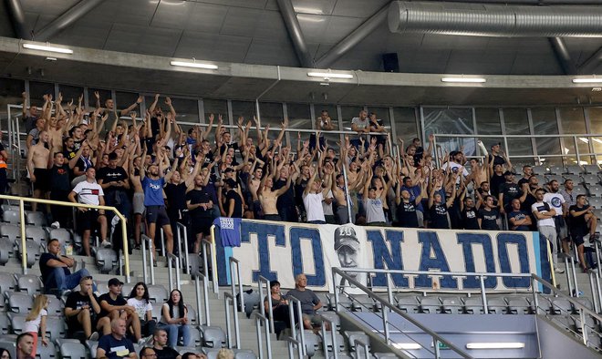 Za zdaj še ni povsem jasno, ali so bili v napade na goste vpleteni tudi člani navijaške skupine Tornado ali ne. FOTO: KK Zadar