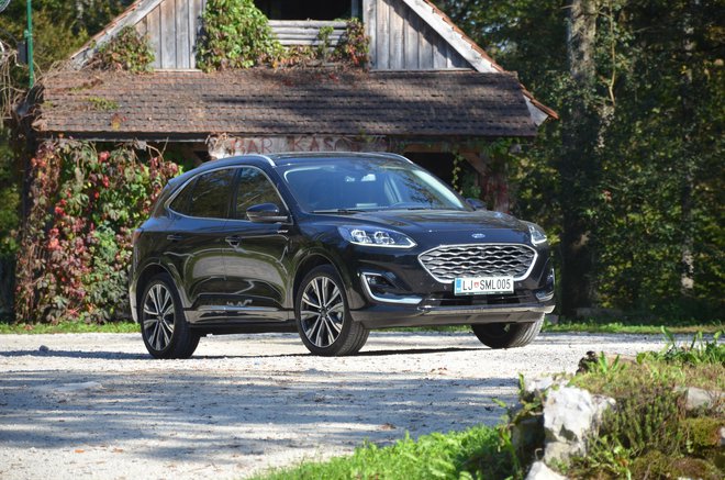 Ford kuga ima različne pogonske možnosti, zelo zanimiva je kombinacija bencina in elektrike. FOTO: Gašper Boncelj