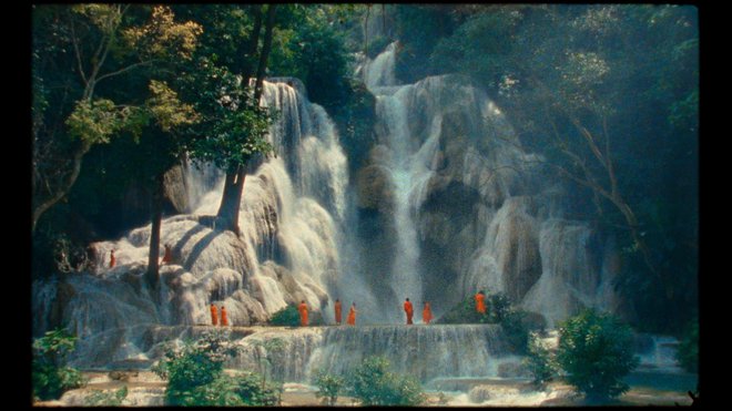 Patiño nas v tretjem celovečercu, posnetem na 16-milimetrski filmski trak, povede v Laos, kjer sredi osupljive narave v budističnih templjih bivajo mladostniki. FOTO: promocijsko gradivo