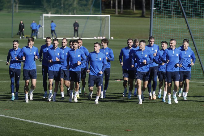 Slovenci ne bodo trenirali v Københavnu, generalko za spopad z Dansko so opravili včeraj dopoldne na Brdu pri Kranju. FOTO: Leon Vidic