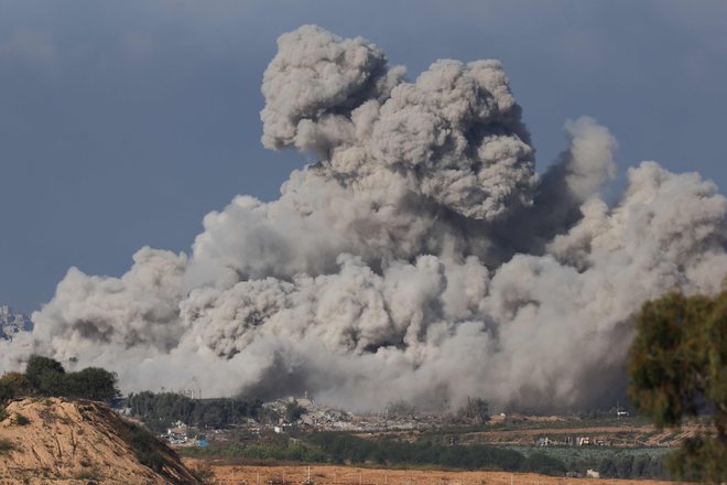 Izraelska vojska se je uničevanja Gaze lotila s taktiko požgane zemlje. Foto: Jack Guez/AFP