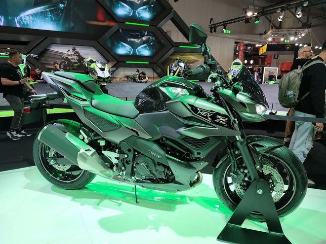 Kawasaki Z7 hybrid kot električna iskra iz Japonske. FOTO: Jan Jolič Lieven