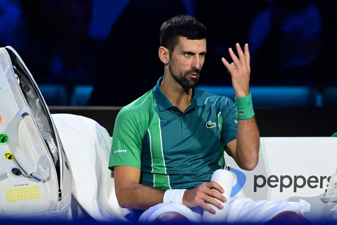 Novak Đoković ima premalo prstov na eni roki, da bi lahko naštel zmage na finalih ATP. FOTO: Tiziana Fabi/AFP