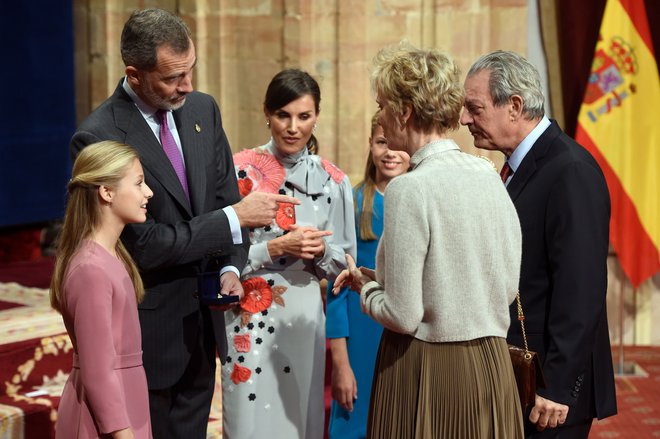 Z ženo Siri Hustvedt pri sprejemu pri španskem kralju Filipu VI. in njegovi družini v Oviedu v Španiji pred štirimi leti. FOTO: Miguel Riopa/ AFP