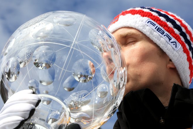 Norveški skakalni as Halvor Egner Granerud bo v novi sezoni svetovnega pokala lovil že tretji veliki kristalni globus. FOTO: Borut Živulović/Reuters