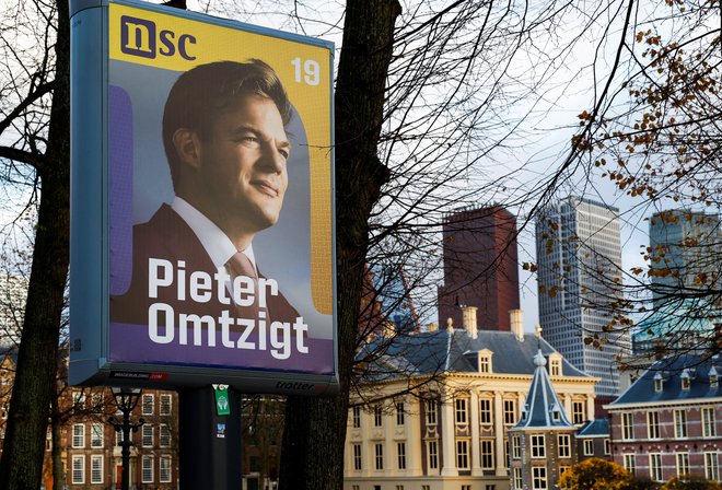 Pred tremi meseci ustanovljena stranka Nova družbena pogodba in njen voditelj Pieter Omtzigt sta daleč največji neznanki tokratnih volitev. FOTO: Piroschka Van De Wouw/Reuters