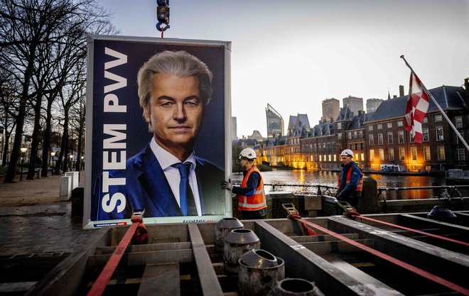 Kako velik izziv bo za zmagovalca oblikovanje koalicije, govori predvsem zgodovina. Sanitarni kordon, ki sta ga tradicionalna desnica in levica vzpostavili okoli Wildersove stranke, drži že vse od leta 2012. FOTO: Robin Utrecht/Afp