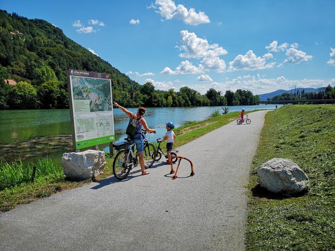 Po učni poti Savus se lahko podate tudi z električnim kolesom. FOTO: J. Ašič