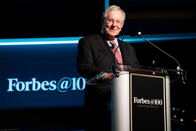 Čeprav družina Forbes ni več večinska lastnica podjetja, ga ustanoviteljev vnuk Steve Forbes še vedno vodi. FOTO: Forbes