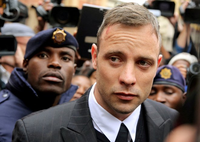 V času umora je bil Pistorius na vrhuncu kariere. V zgodnjem otroštvu so mu zaradi genetske okvare amputirali nogi pod kolenoma. FOTO: Siphiwe Sibeko/Reuters