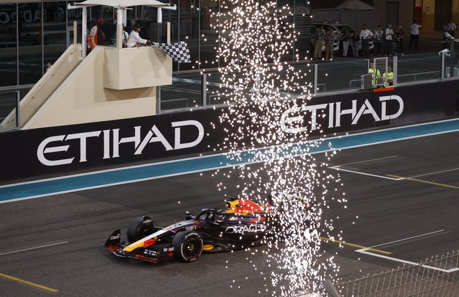 Max Verstappen je slavil še 19. zmago v sezoni. FOTO: Hamad I Mohammed/Reuters