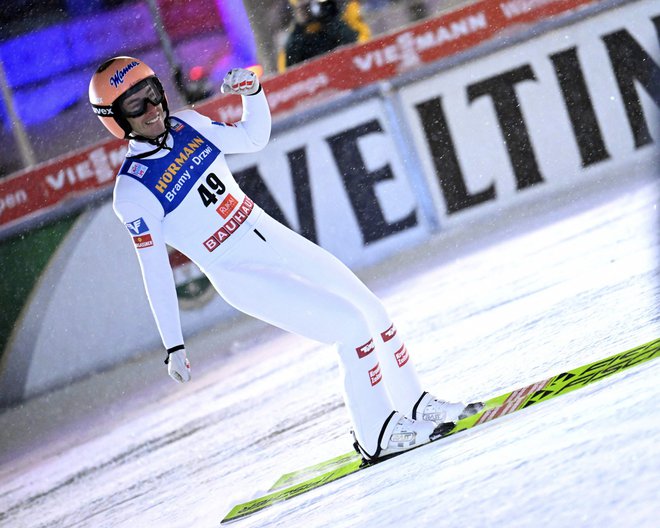 Stefan Kraft je začetek sezone pričakal v vrhunski formi. FOTO: Heikki Saukkomaa/AFP