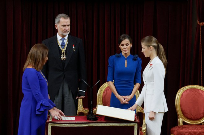 Javnost o najstnici, ki naj bi monarhijo približala duhu 21. stoletja, ne ve veliko. FOTO: Reuters