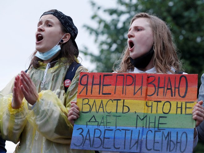 Od začetka ruske ofenzive na Ukrajino je Rusija okrepila pritisk na skupnost LGBT. FOTO: Shamil Zhumatov/Reuters