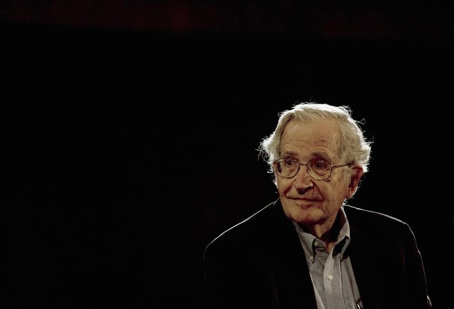 Noam Chomsky velja za najvplivnejšega levičarskega misleca našega časa. FOTO: Jorge Dan/Reuters