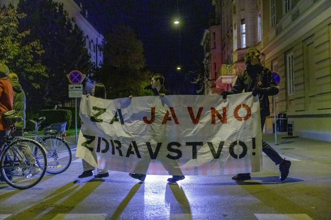 Protest za javno zdravstvo 17. novembra v Ljubljani. FOTO: Črt Piksi