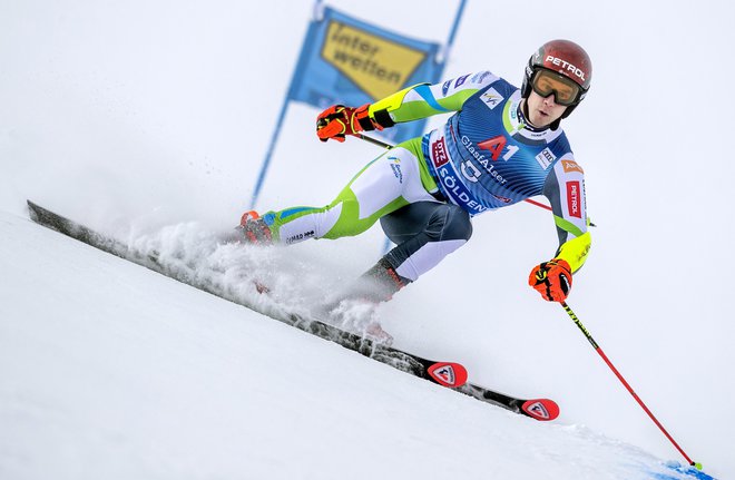 Žanu Kranjcu na premieri ni šlo, na njegovo srečo pa so tekmo zaradi premočnega vetra prekinili. FOTO: Matej Družnik/Delo