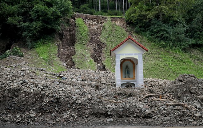 Po največji naravni katastrofi v zgodovini naše države so naše oči spet uprte v Bruselj. FOTO: Blaž Samec/Delo