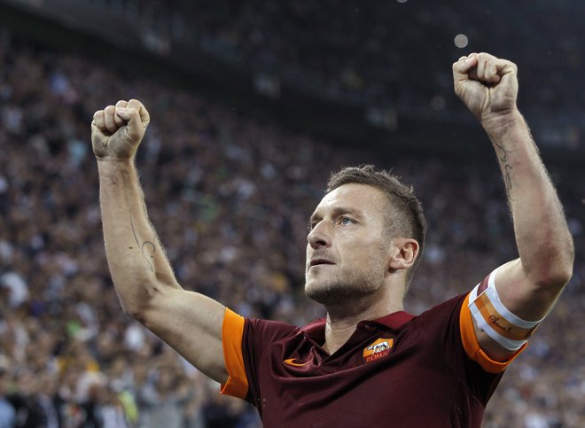 Francesco Totti je izjemno priljubljen v Rimu. FOTO: Alessandro Garofalo/Reuters