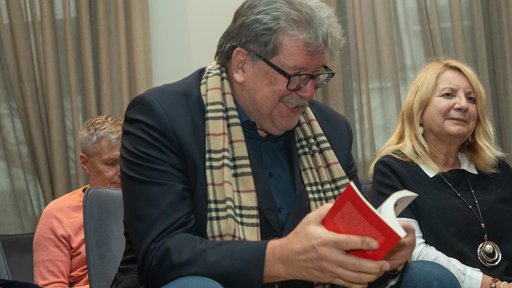 Ob današnji predstavitvi knjige Igorja Omerze o velikanih slovenske osamosvojitve – četrto knjigo z naslovom Deviacija je posvetil Bavčarju – je nekdanji prvi mož Istrabenza povedal, da se je v začetku decembra pritožil na odločitev sodišča. FOTO: Voranc Vogel/Delo
