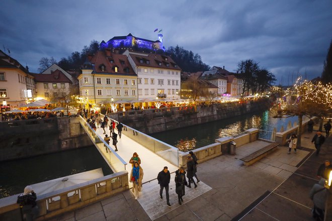 Ljubljanski božično-novoletni sejem je peti med najbolj iskanimi tovrstnimi sejmi prek interneta. FOTO: Jože Suhadolnik/Delo