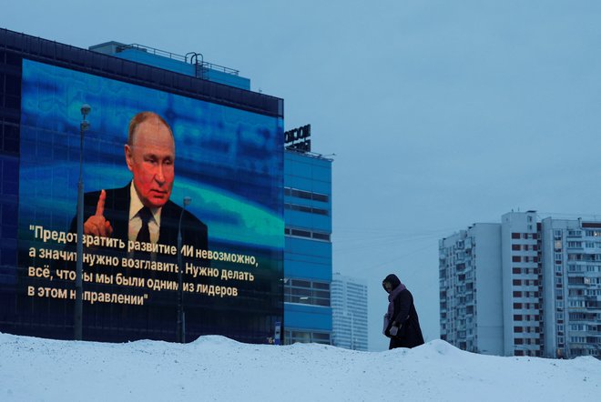 Putin je svojo maratonsko letno inventuro, ki je v svoji dolgoletni karieri ni pripravil le lani, posvetil zlasti odgovorom na vprašanja o problemih, ki tarejo ruske državljane. FOTO: Maksim Šemetov/Reuters