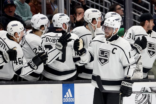 Anže Kopitar je takole proslavil svoj gol. FOTO: Steph Chambers/AFP