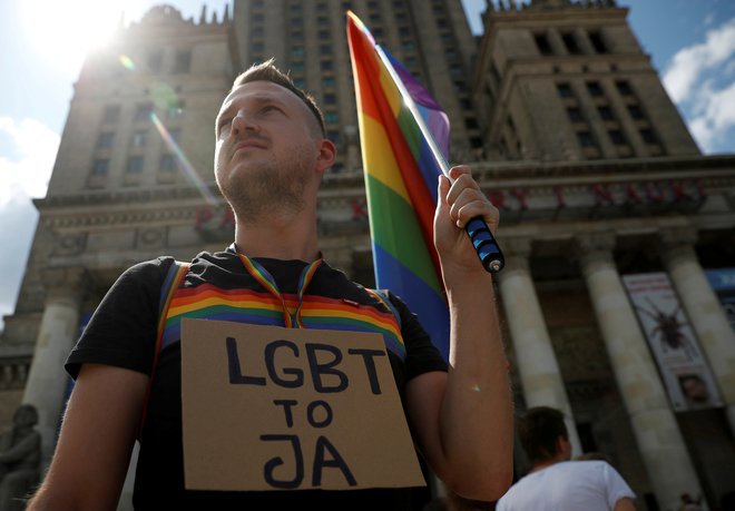 Med najbolj odmevnimi ukrepi, ki jih v tem mandatu načrtuje nova poljska vlada, je napovedana uzakonitev istospolnih civilnih zvez. FOTO: Kacper Pempel/Reuters
