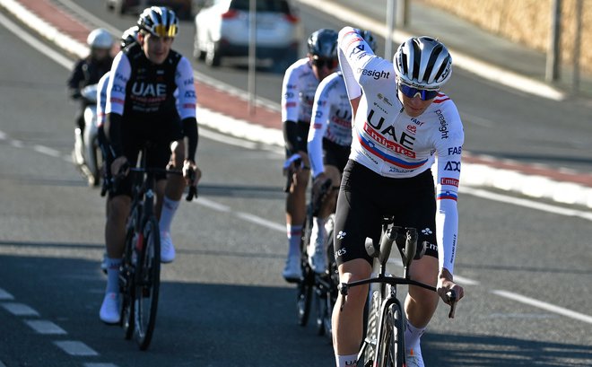 Tadej Pogačar v Španiji nabira kilometre pred izzivov polno sezono 2024. FOTO: Jose Jordan/AFP