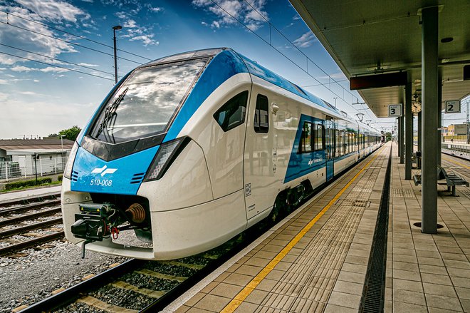 Slovenske železnice izvajajo javni promet z več kot 500 vlaki dnevno. FOTO: Slovenske železnice