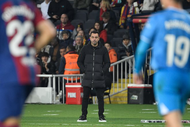 Barcelona je do zadnjih sekund trepetala v dvoboju proti Almeriii, trener Xavi Hernandez pa ni ogroženvsaj do konca sezone. FOTO: Josep Lago/AFP