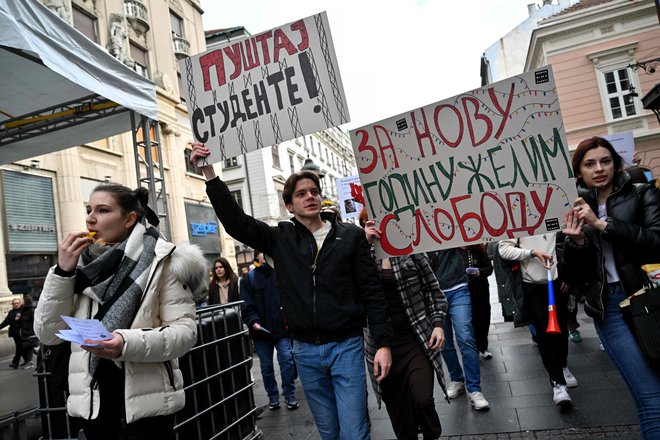 K protestom je v začetku minulega tedna pozvala vodilna opozicijska koalicija Srbija proti nasilju, ki zahteva razveljavitev volitev. FOTO: Andrej Isaković/Afp
