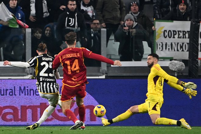 Adrien Rabiot je Juventusu s tem golom prinesel zmago. FOTO: Isabella Bonotto/AFP