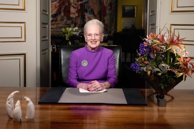 Margareta II. Danska med nocojšnjim nagovorom. Dancem vlada že 52 let in velja za najstarejšega evropskega monarha. FOTO: Keld Navntoft/AFP
