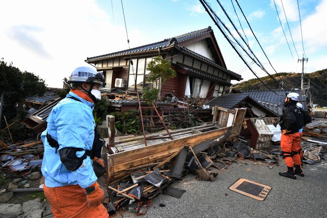 Okoli polovico smrtnih žrtev so zabeležili v mestu Wajima, kjer je po potresu izbruhnil obsežen požar. FOTO: Kazuhiro Nogi/AFP