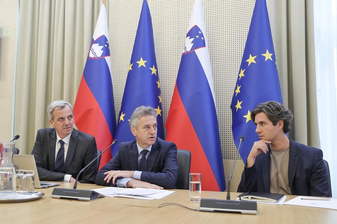 Za verodostojnost vlade in napovedanih ukrepov je ključno, da najprej izračunajo, kaj je finančno mogoče in koliko stane, in šele potem napovedujejo ukrepe. FOTO: Jože Suhadolnik