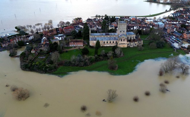 Poplave v Tewkesburyju, Velika Britanija. FOTO: Carl Recine/ Reuters