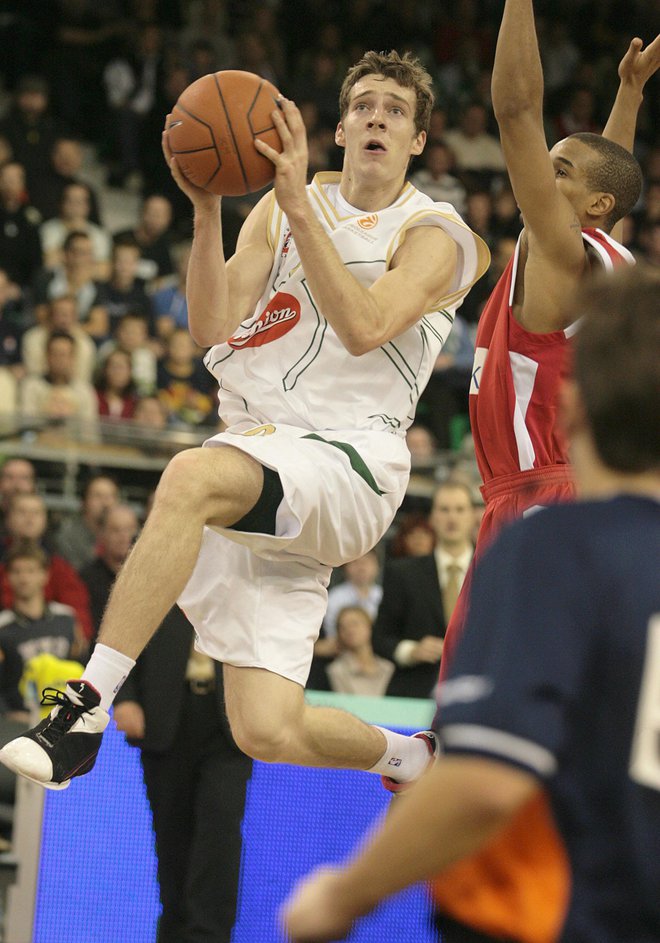 »Zmaj« Goran Dragić se je tudi v Olimpijinem dresu kalil za ligo NBA. Foto: Matej Družnik